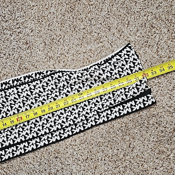 Michael Kors Infinity Scarf - Picture 5 of 7